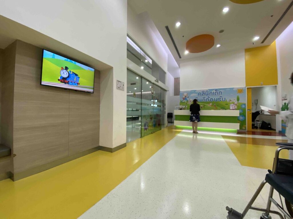 スクンビット病院小児科受付